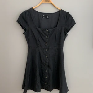 Klänning från Asos - Säljer denna klänning från Asos då jag råkade köpa petite och den är för liten.  Superfin annars. 