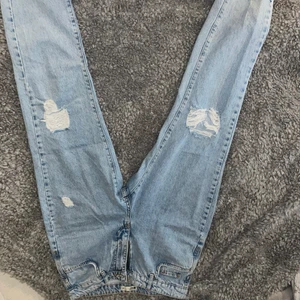 Gina  - Säljer dessa jeans från Gina aldrig använda. I storlek 38. Säljer för 250 kr + frakt 63 kr spårbar 