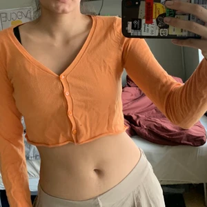 HM diy tröja - Fick den av minkompis för länge sen, använt den 1 gång. Hon klippte den själv