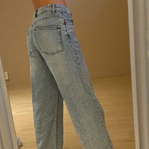 Baggy jeans - Supersnygga baggy jeans från Lindex, rätt välanvända. Storlek 40, skulle säga att de är S/M