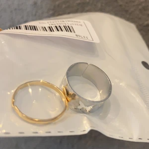 Rings // ringar  - Helt nya // är inte använda // du står för frakten // kan prata om priset