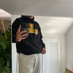 Cheyenne south hoodie🦬 - Modellen är 183 cm, skriv om du har frågor!🔥