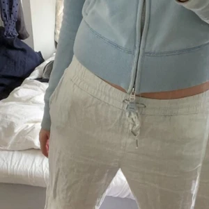 Linnebyxor - Fina ljusblå linnebyxor ifrån H&M perfekta till sommaren⭐️⭐️⭐️