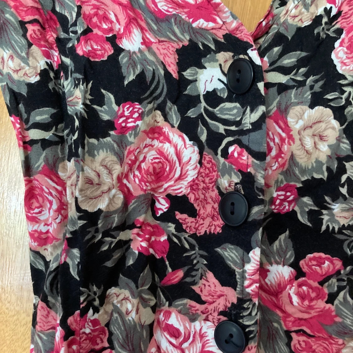 Blommig byxdress XS svart rosa - 91