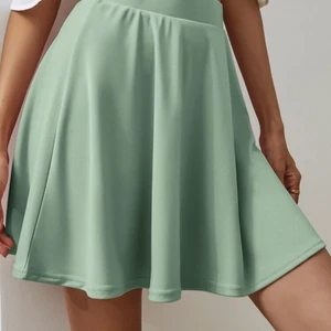 Kjol  - En jätte fin och skön kjol från shein, köpte för 69 och säljer för 50, storlek M, om ni vill ha bilder på så är de bara att skriva 