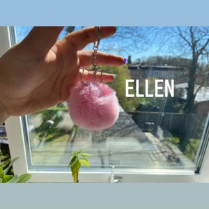 Nyckelring (Ellen) - Rosa med en katt berlock 