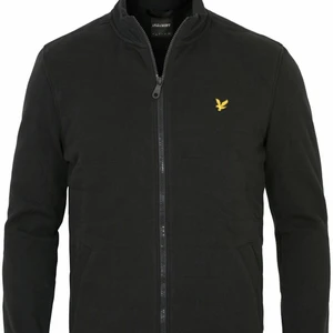 Lyle & scott zip jumper strl L  - Köpt 2 år sedan, knappt använd. As skönt material. Säljer för 160. Möts upp i Stockholm eller fraktar. Köparen står för frakt