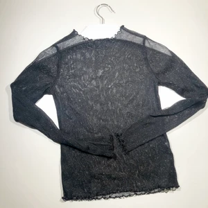 Mesh topp  - Supersnygg mesh topp från Brandy Melville. Köparen står för frakt 📩 3 för 120kr på min profil ✨