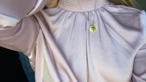 Sommar blus - Super fin lite cropad ljusrosa blus från ginatricot! Använd en gång men älskar modellen💕