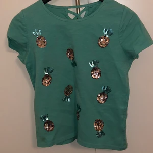 Tröja  - Har använts 2 gånger 