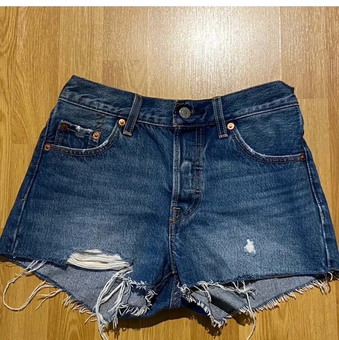Levi’s shorts  - 90