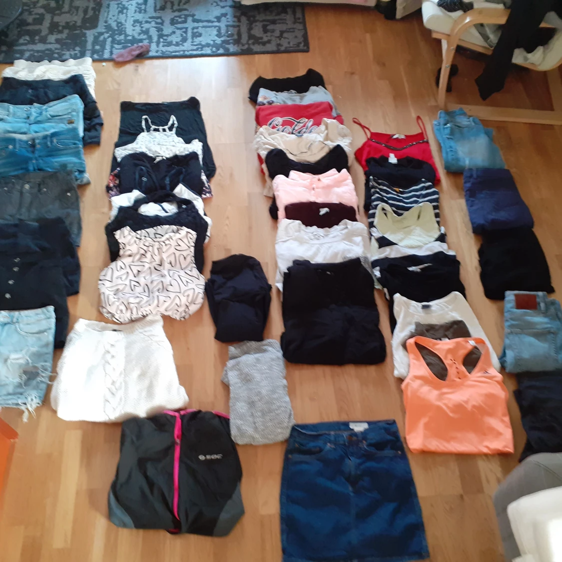 Stort klädpaket billigt REA  - 91