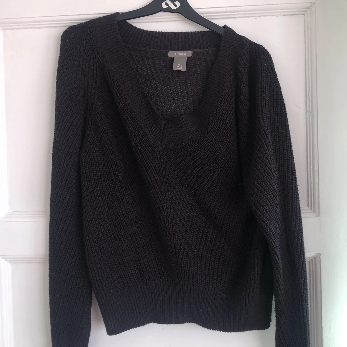 Svart stickad tröja från Lindex