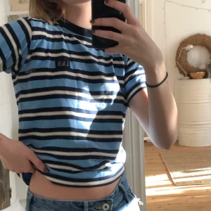 Randig t-shirt - Blårandig t-shirt från barnavdelningen 💙🤍