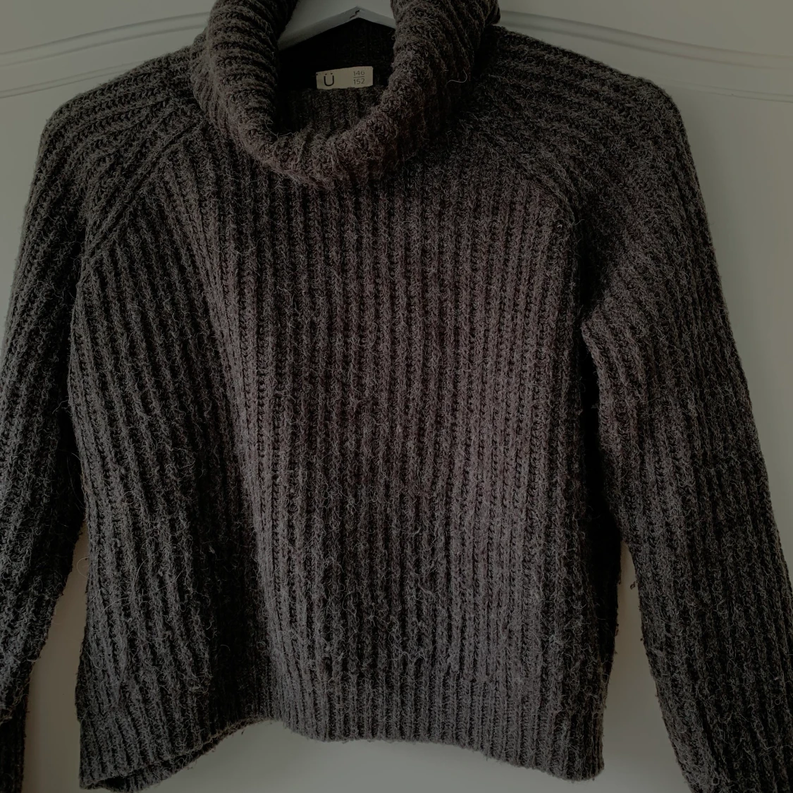 Mörkgrå polotröja