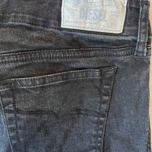 Super söta svarta lågmidjade jeans från Diesel✨
