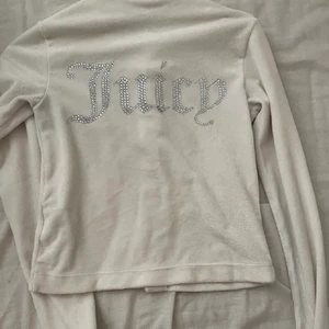 Juicy couture kofta - Storlek xs, äkta, köpt från London modellen finns inte här i Sverige.