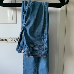 Jeans  - Jättesnygga jeans, använt ett fåtal gånger. Köparen står för frakt. 