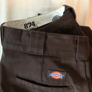 Dickies 874 bruna 32/30  - Hyfsat nya, inte mycket använda. 