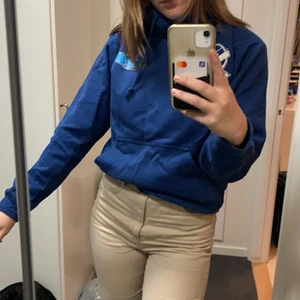 Hoodie - Blå skön hoodie.