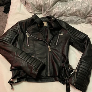 chiquelle skinnjacka - Använd några gånger inte sönder nån stans  