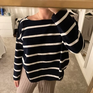 Randig tröja - Storlek S, använd sparsamt, frakt 66kr med postnord spårbart. 💕❤️