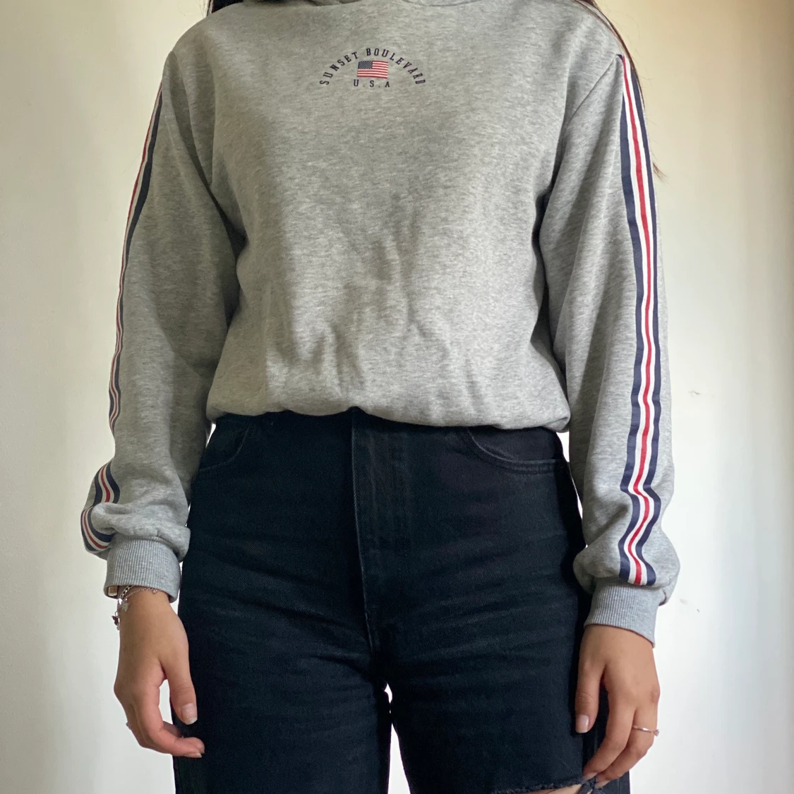 Grå hoodie med tryck - 90