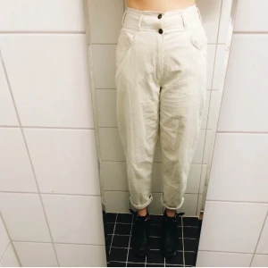 Högmidjade manchester brallor - Gott skick, storlek 36/38. 