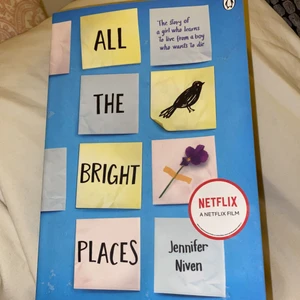 All the bright places  - All the bright places- boken är på engelska. Hyfsat skick men ryggen är cracked. Säljer för 80kr med inkluderad frakt 