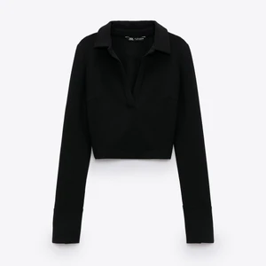 Topp från Zara - Svart topp från Zara. Aldrig använd & lapp kvar⭐️ tar bud från 120kr💗köparen står för frakt