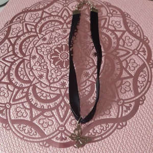 Fjärilshalsband - Taijt fjärilshalsband. 28 cm diameter