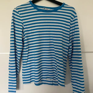 Randig tröja - Randig tröja från monki💕