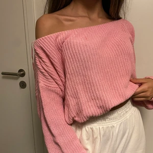 Rosa stickad tröja  - Stickad rosa tröja från Josefin Ekströms kollektion med NAKD i storlek S. Frakt tillkommer💜💜