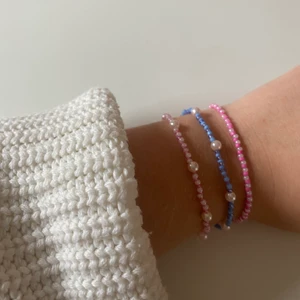 Pärlarmband💕💕💕 - 3 stycken pärlarmband💕💕💕 35 kr styck. Skriv för eventuella frågor!!