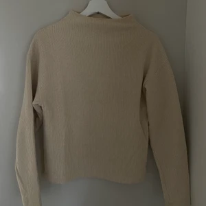 Tröja - ✨ frakt inräknat i priset