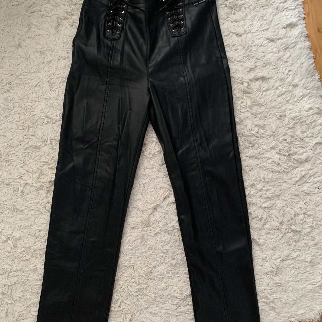 Nicki studios skinnbyxa