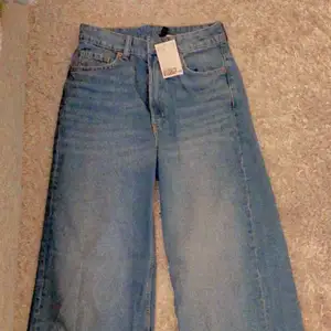 Helt nya jeans från h&m med lappen kvar🥰