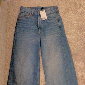 Jeans - Helt nya jeans från h&m med lappen kvar🥰