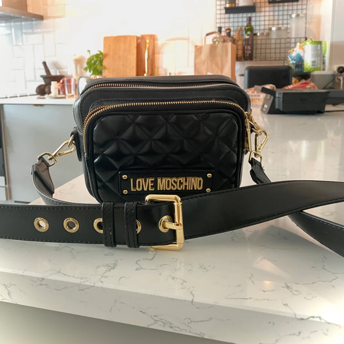 Love Moschino väska  - 90