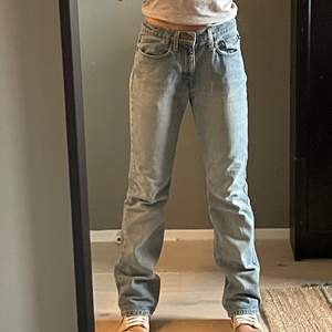 Low Rise baggy jeans från Ralph Lauren jeans!! Skriv privat för fler bilder:) buda i kommentarerna eller skriv privat!