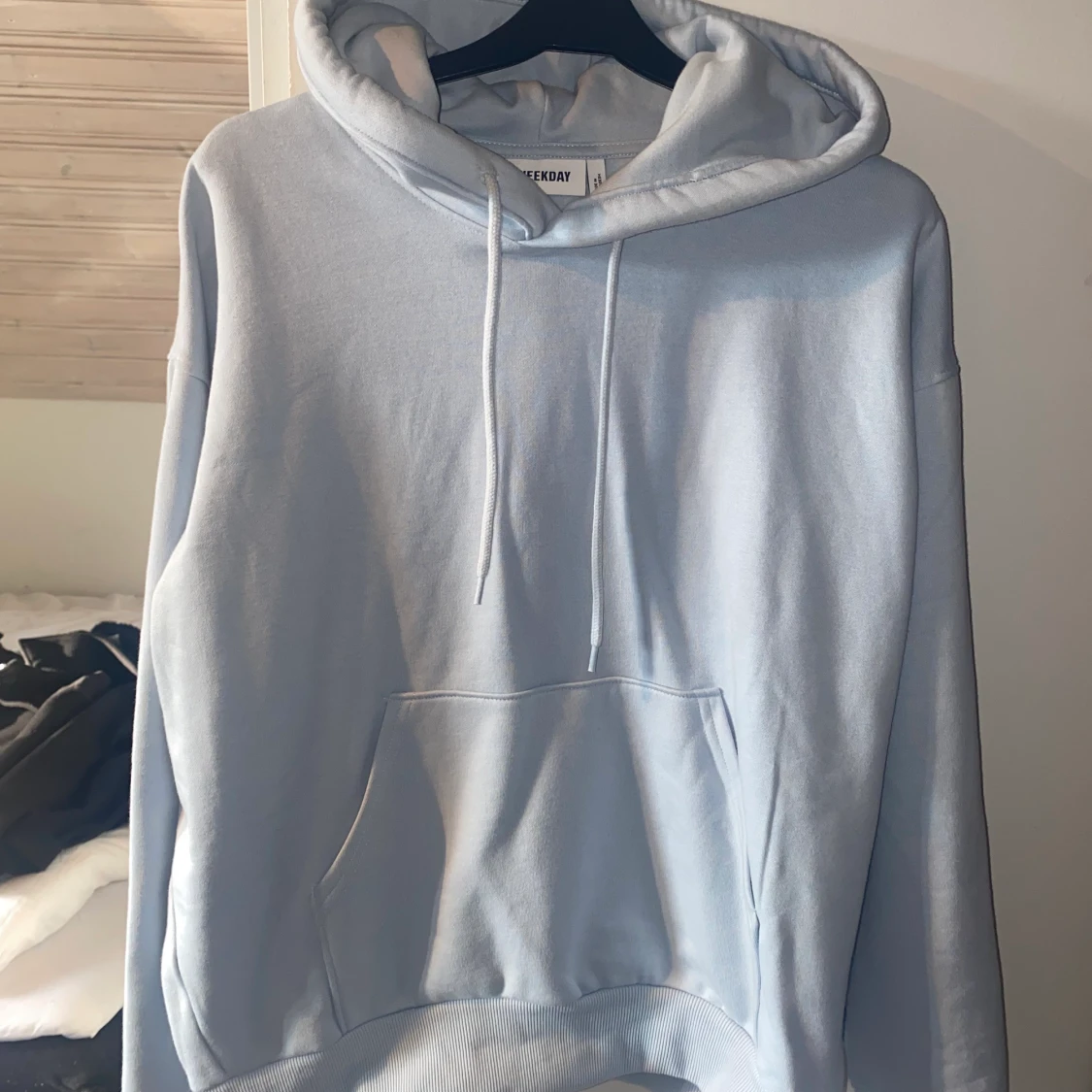 Babyblå hoodie