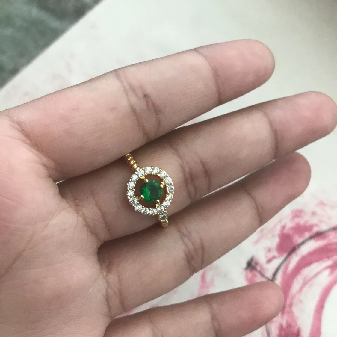 Ring med grön dekorations diamant - 91