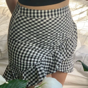 Rutig kjol  - Superfin rutig kjol från bikbok i storlek 38. 200 kr + frakt!<3