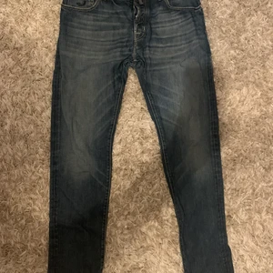 Jacob Cohën Jeans - Size 35. Tecken på användning finns men hög kvalitet från Italien.  är tyvärr för små men kommer att hålla länge. Pris var över 2000kr