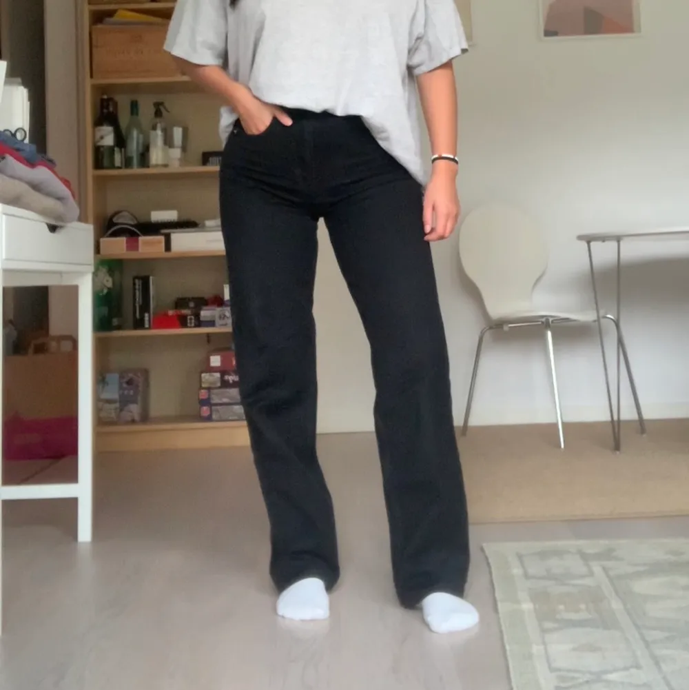 90s high waist jeans svarta från Gina Tricot! Knappt aldrig använda! . Jeans & Byxor.