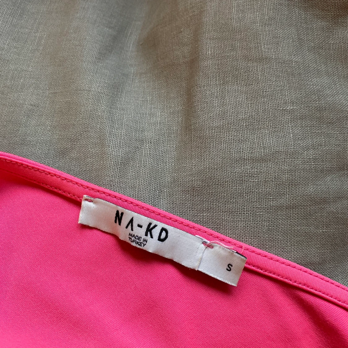 Rosa body med bara en arm - 91