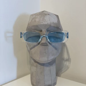 Solglasögon, Unisex -  Helt nya, fina solglasögon till sommaren🚙🦋🐬