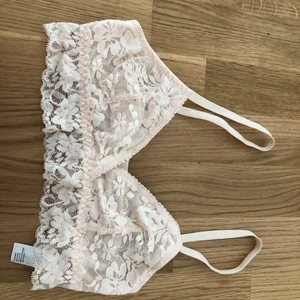 Bralette  - Supersöt rosa bralette från Bik bok i storlek S. 