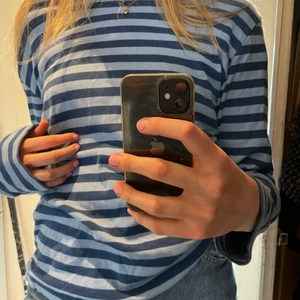 Randig tröja från Mads Nørgaard - Sååå najs tröja från Mads nørgaard!! Snygg och urskön, skulle säga M/L💸