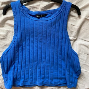 Topp - Frakt ingår💙 BUD PÅ 90kr